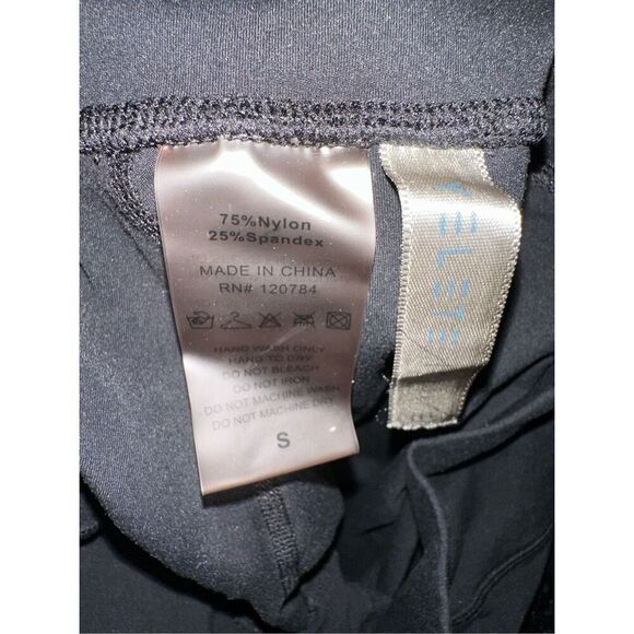 Yelete Active Black Leggings size Small - Picture 4 of 4